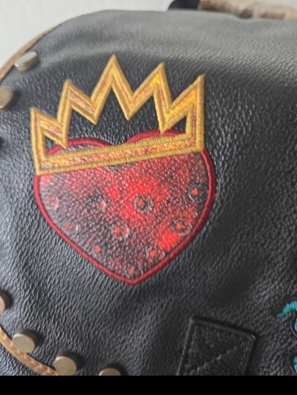 Disney Descendants Backpack - Picture 3 of 12